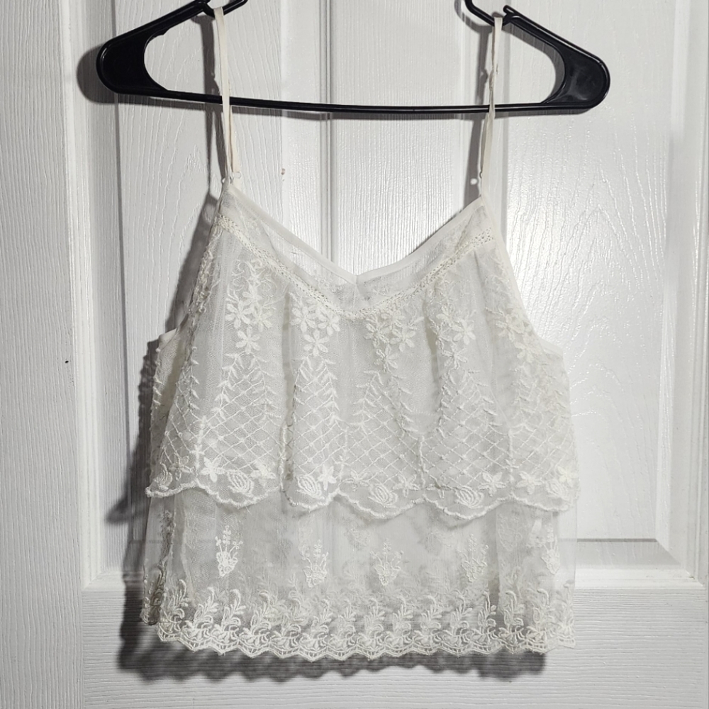 Dainty lace summer crop top
